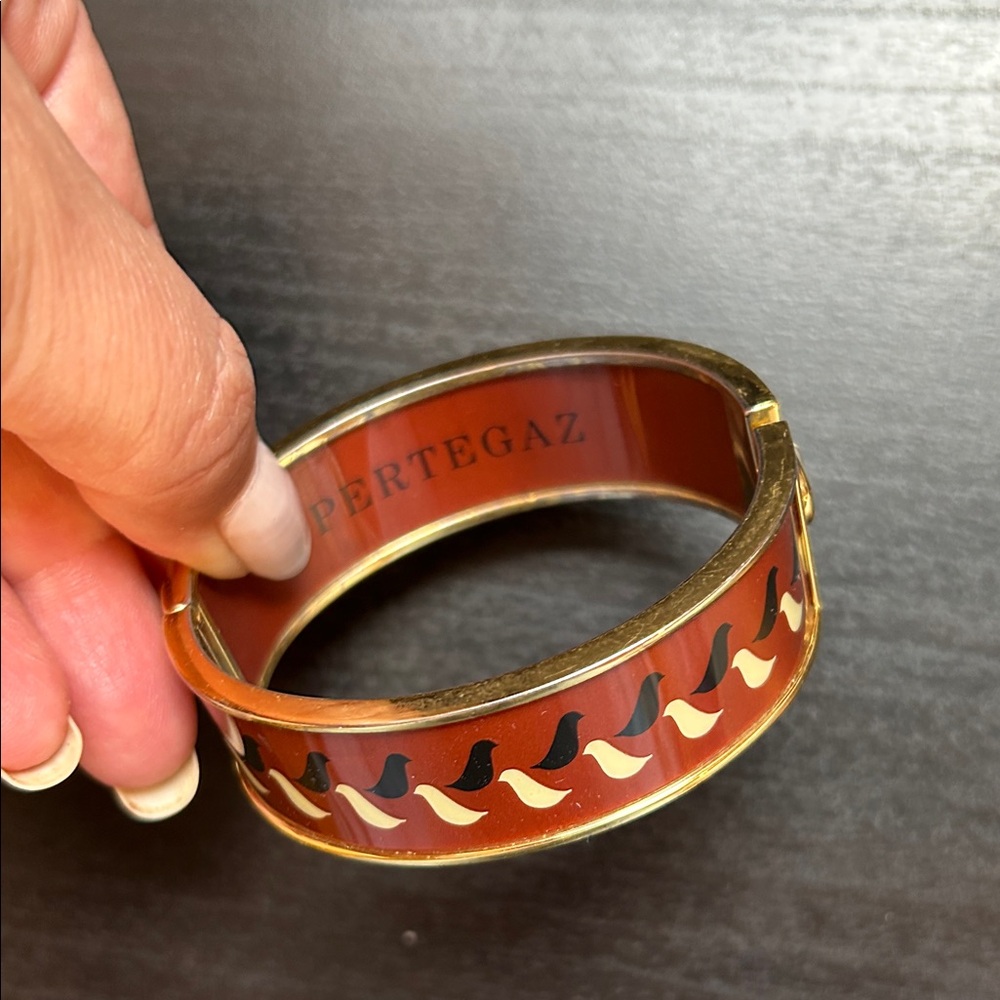 Pertegaz Gold and Red Enamel Bangle Bracelet ya